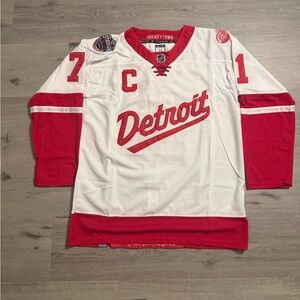 Dylan Larkin Detroit Redwings stadium series hockey jersey nwt